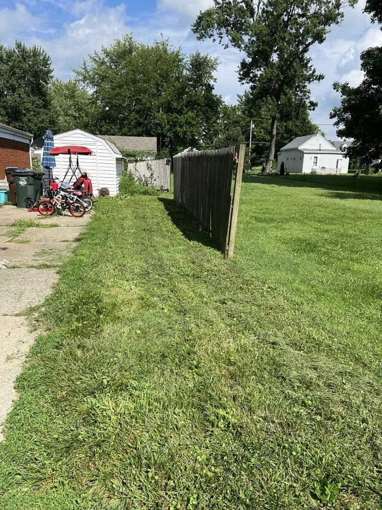 Top-rated lawn mowing service experts serving Dayton, OH - CE & DD Properties