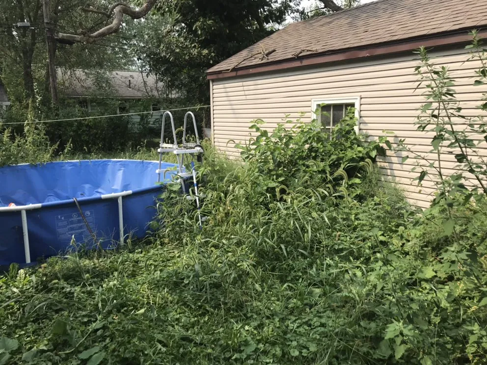 Custom residential landscaping in Lorain, OH - C&E Landscaping And Powerwash Service