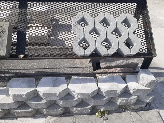 C&E Lawn Pool Service Logo