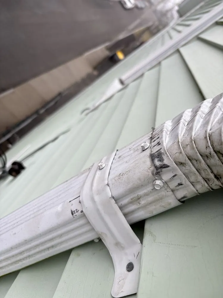 Local yard maintenance in Cranston, RI - C&E Services