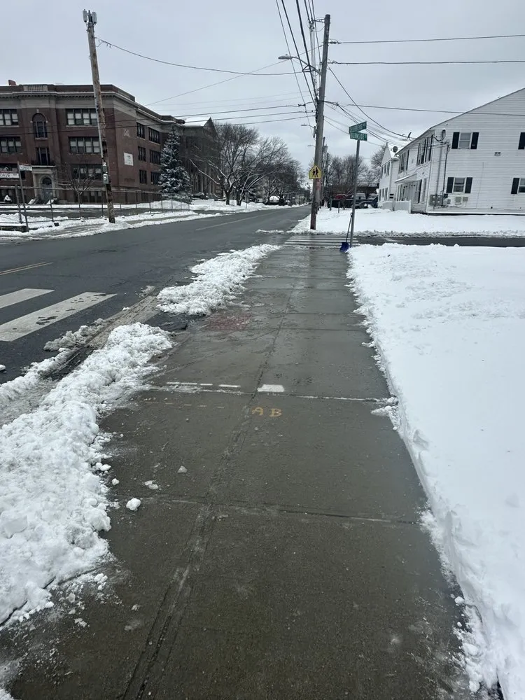 Affordable yard maintenance in Cranston, RI - C&E Services