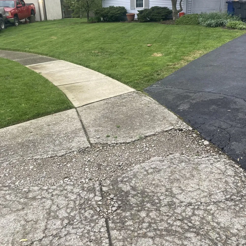 Reliable yard cleanup service in Reynoldsburg, OH by Ceaser’s Lawn Care