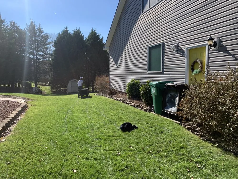 Expert yard maintenance in Oak Ridge, NC - Cecilio’s Landscaping