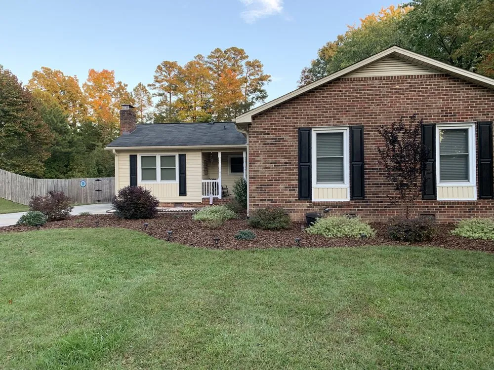 Reliable yard cleanup service in Oak Ridge, NC by Cecilio’s Landscaping