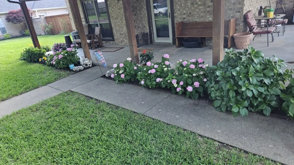 Top-rated residential landscaping experts serving Eustace, TX - Cedar Creek Curb Appeal