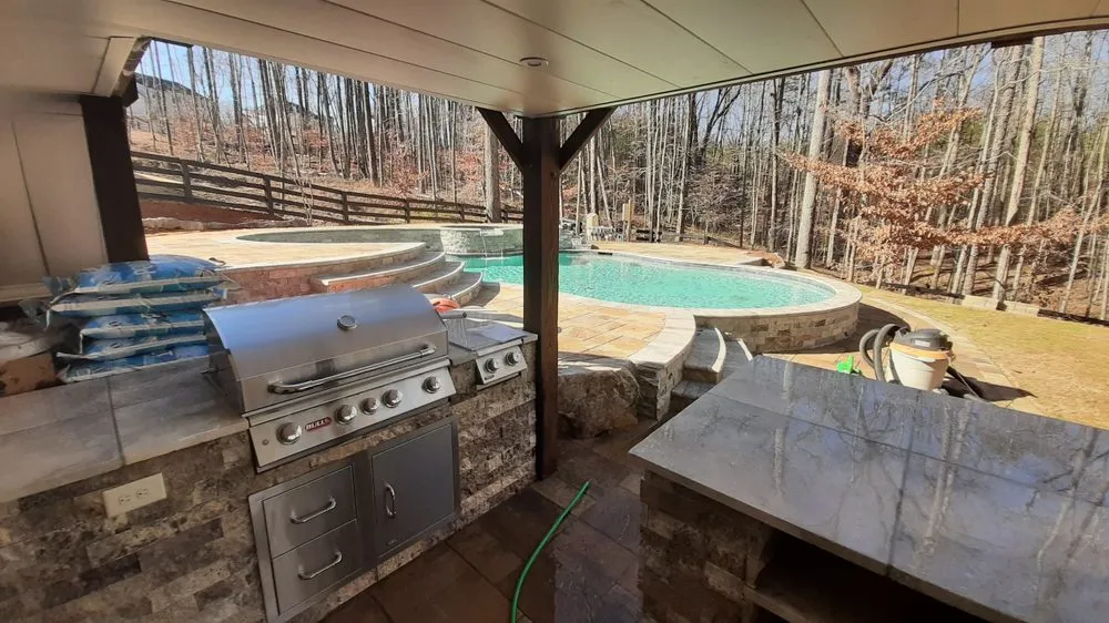 Local yard maintenance experts serving Suwanee, GA - Cedar Creek Landscape