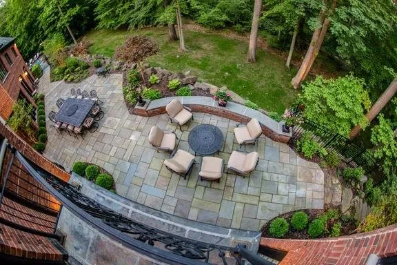 Custom outdoor landscaping experts serving Pennington, NJ - Cedar Creek Landscapes