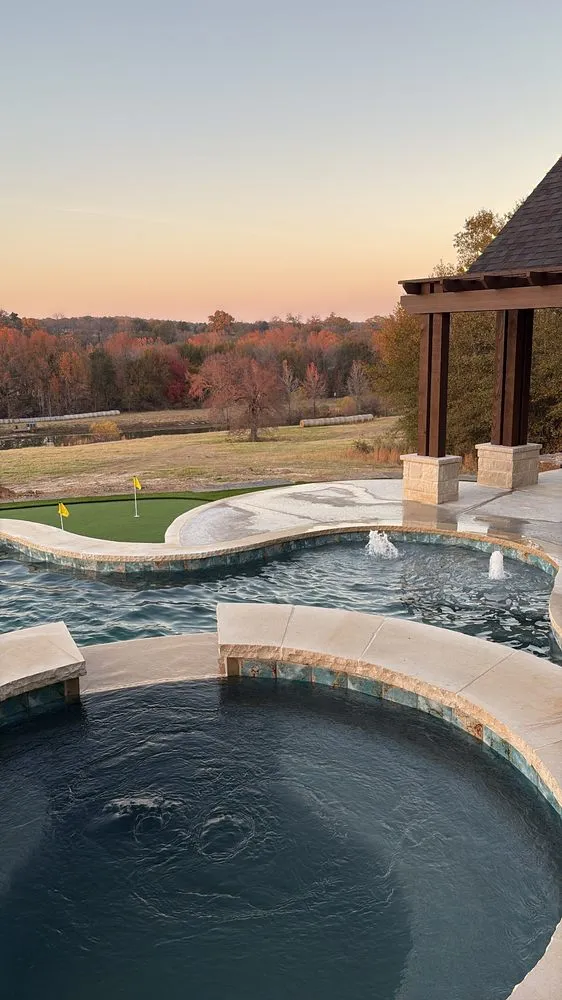 Reliable yard maintenance in Kemp, TX - Cedar Creek Pools