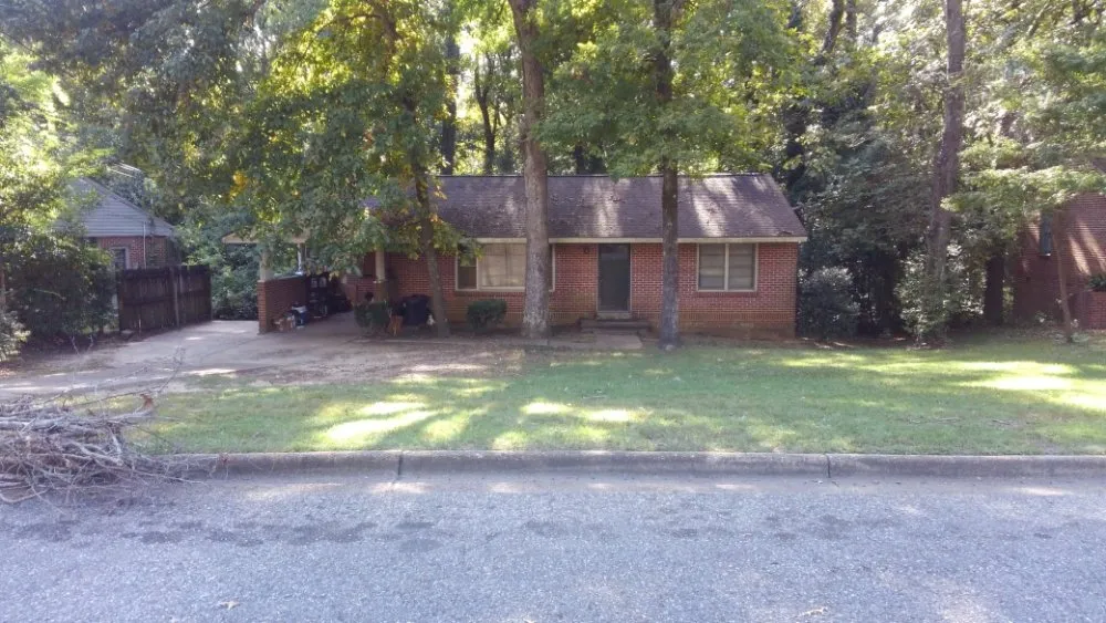 Top-rated lawn care service near you in Prattville, AL by Cedar Hill Lawn Maintenance