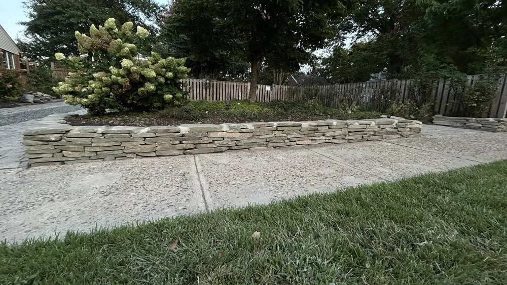 Local landscaping services in Alexandria, VA - Cedar Knoll construction and Landscape