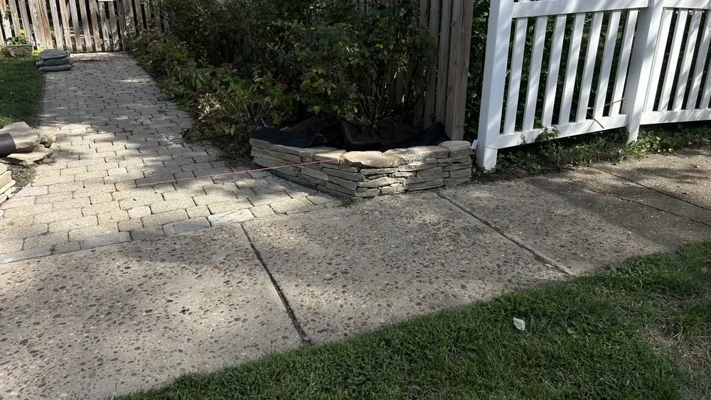 Custom lawn care service in Alexandria, VA - Cedar Knoll construction and Landscape