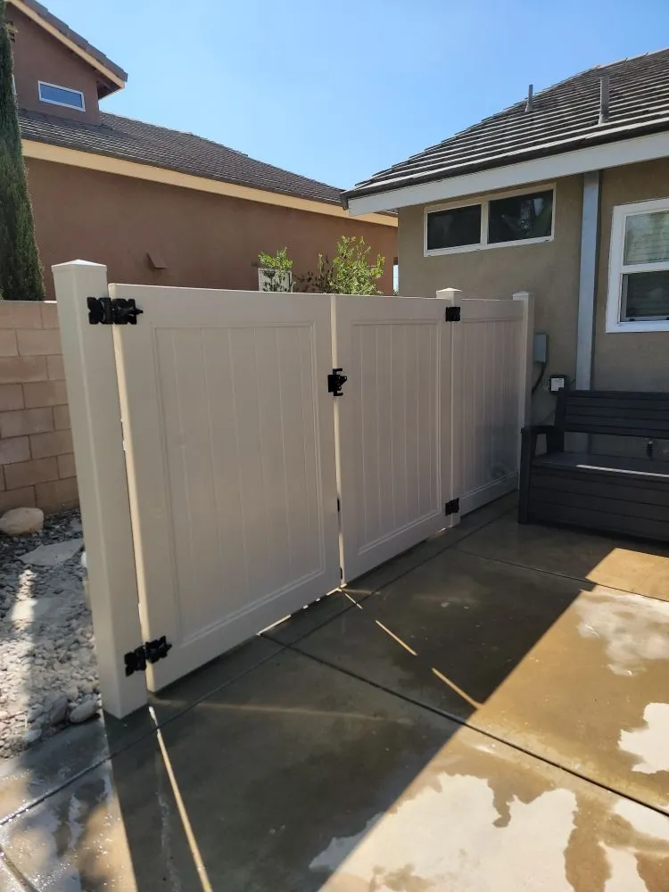 Reliable outdoor landscaping in Eastvale, CA - Cedar Landscaping Services