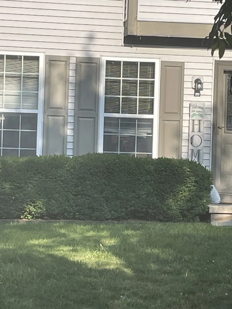 Affordable lawn mowing service experts serving Delaware, OH - Cedar Yard Care