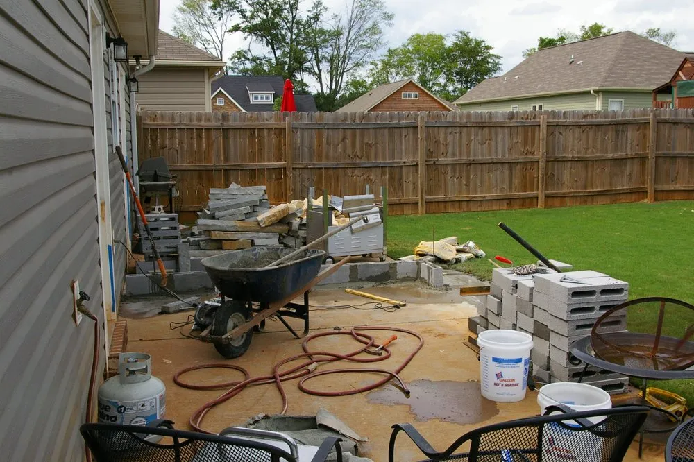 Local yard cleanup service in Alexandria, VA by CedarGrove