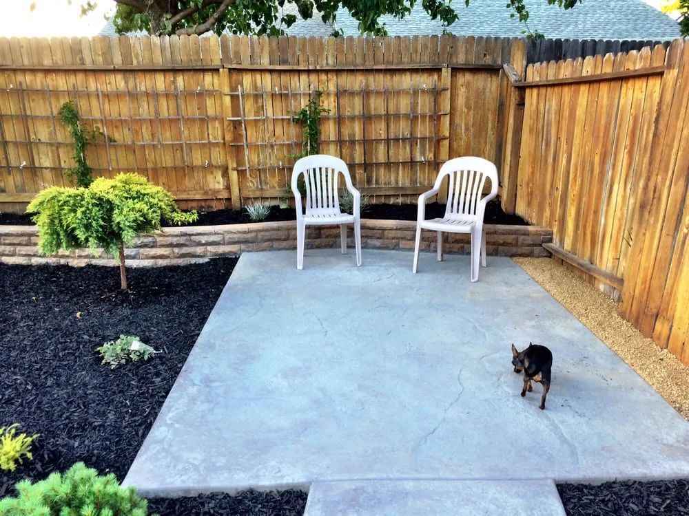 Affordable lawn mowing service for residential properties in Citrus Heights, CA by Cedillo Concrete & Landscaping