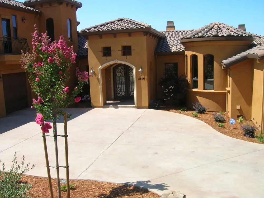 Affordable yard cleanup service in Citrus Heights, CA by Cedillo Concrete & Landscaping