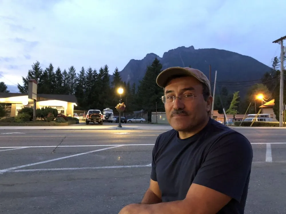 Expert yard maintenance for beautiful yards across Seattle, WA - Cedillo Garden Service