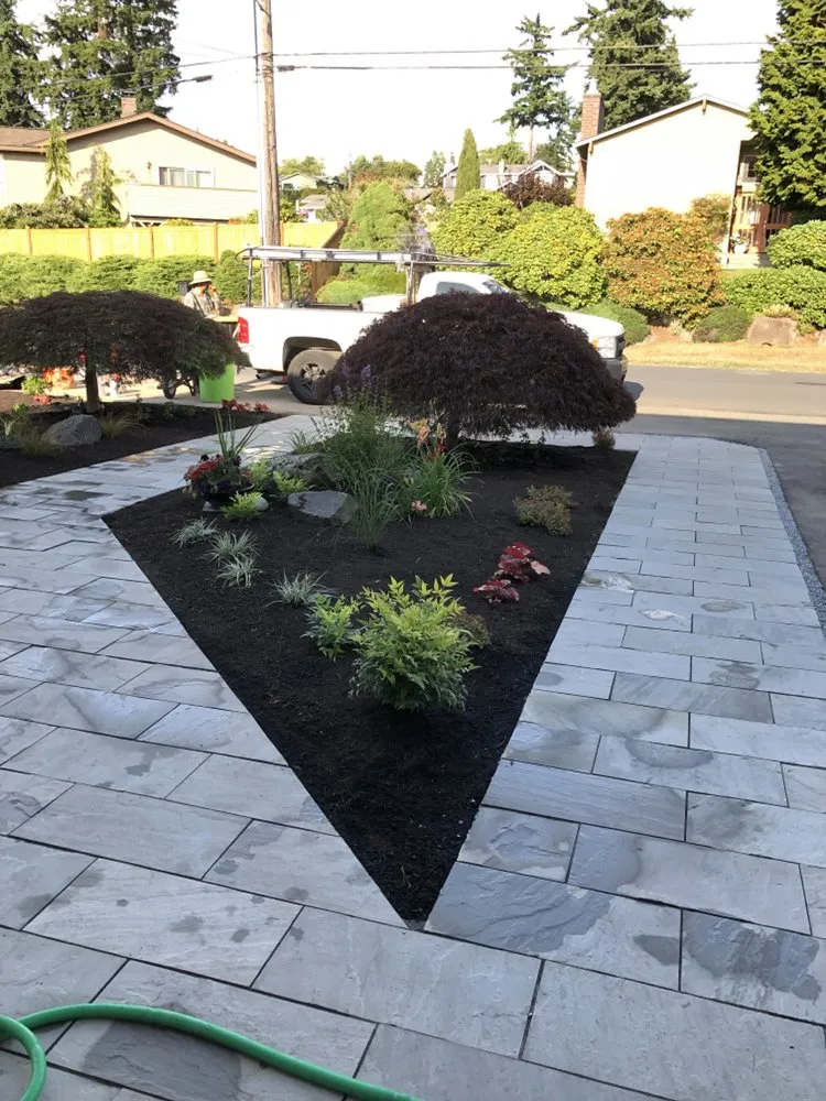 Reliable residential landscaping for beautiful yards in Seattle, WA by Cedillo Garden Service