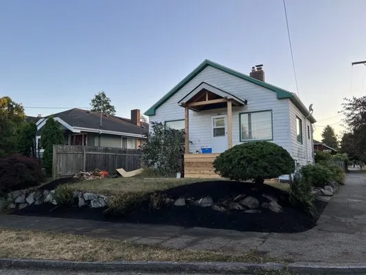 Cedillo Garden Service Logo