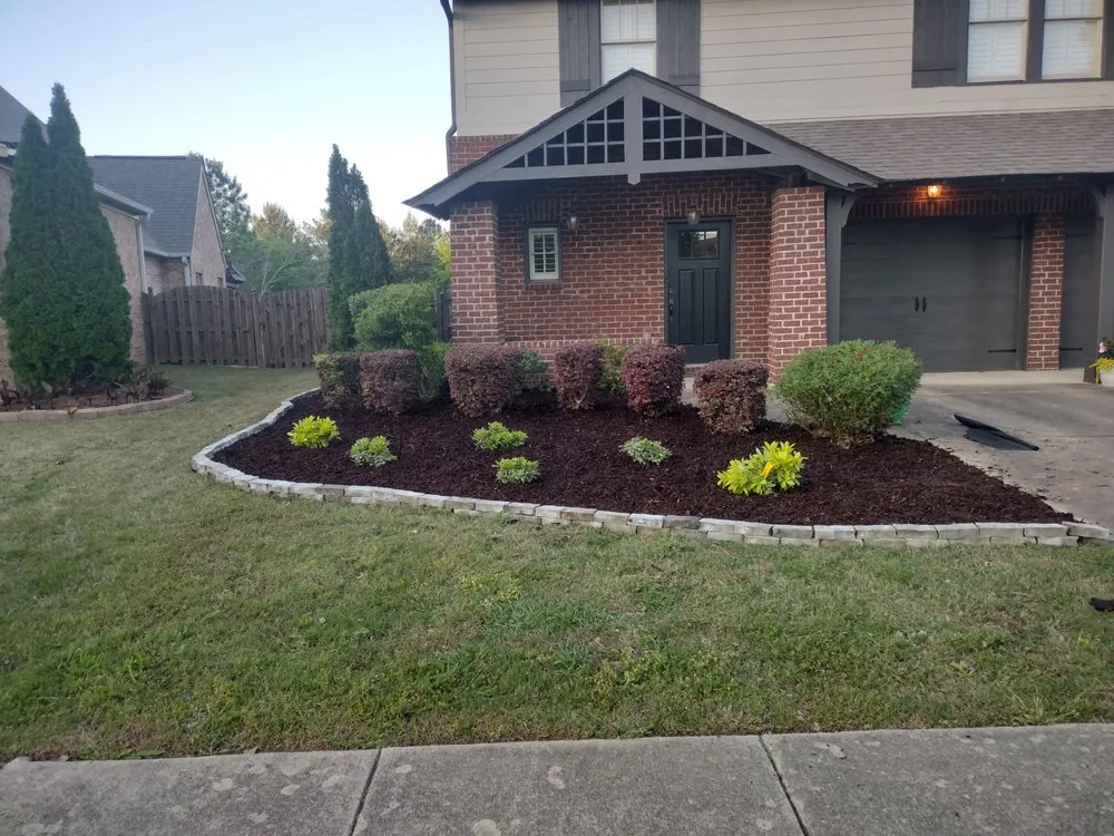 Custom lawn mowing service experts serving Birmingham, AL - Ceds Lawn Care