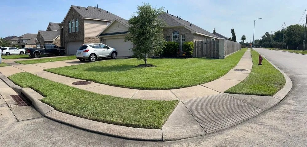 Custom yard maintenance for residential properties in League City, TX by Ced's Lawn Care Service