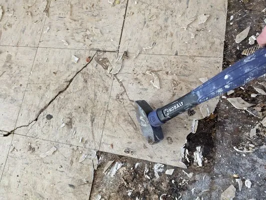 Celli's Construction Logo