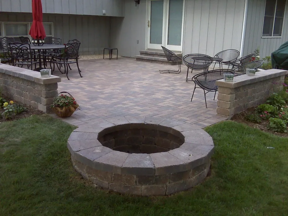 Local yard maintenance experts serving Channahon, IL - Celtic Landscaping