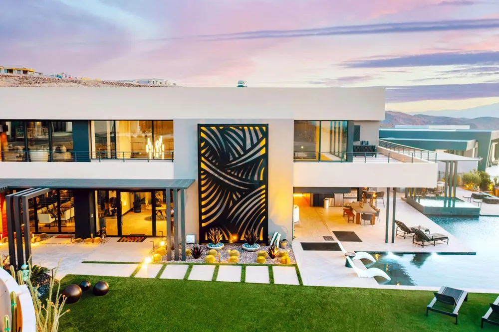 Professional lawn mowing service in Henderson, NV - Centerpoint Landscaping