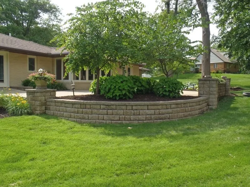 Reliable yard cleanup service experts serving Centerville, IA - Centerville Greenhouses