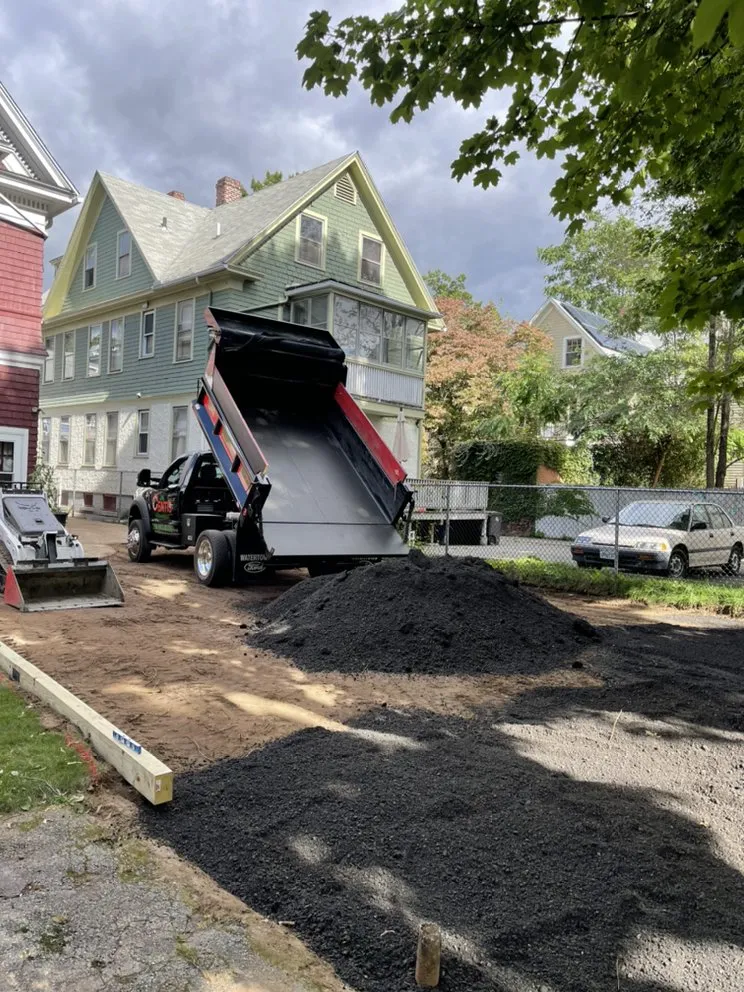 Expert lawn care service experts serving New Haven, CT - Centi's Landscaping