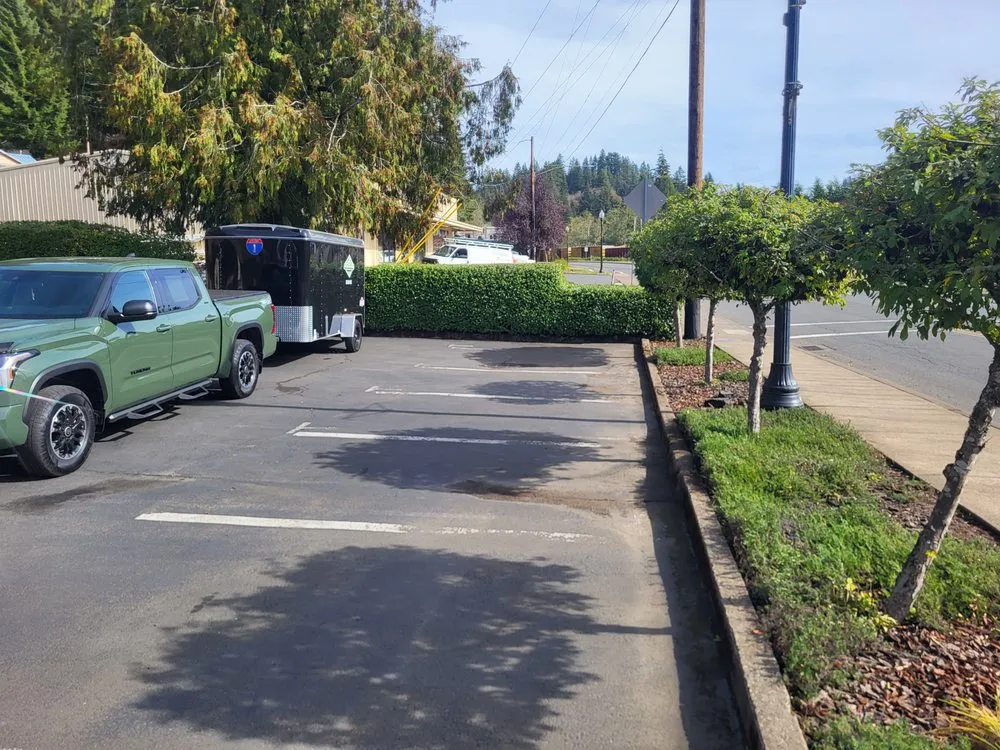 Professional garden landscaping near you in Lebanon, OR by Central Coast Yard Maintenance