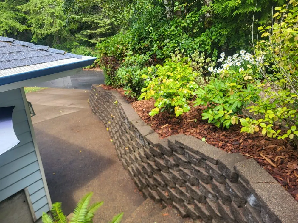 Affordable landscape design in Lebanon, OR - Central Coast Yard Maintenance