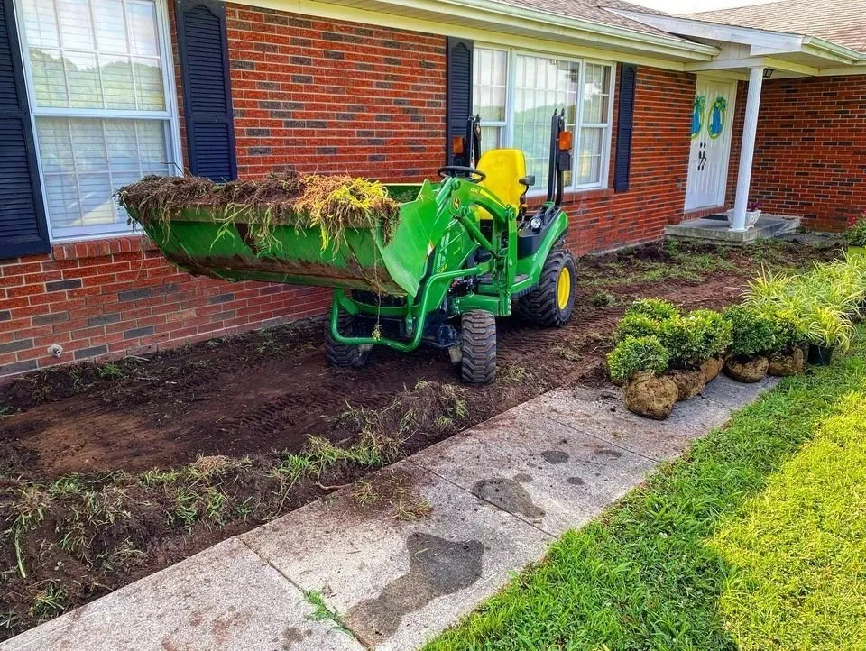 Top-rated yard cleanup service for year-round maintenance in Brodhead, KY by Central Kentucky Properties