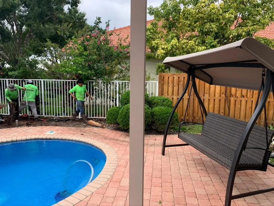 Custom lawn care service for residential properties across Weston, FL - Central Lawn Maintenance