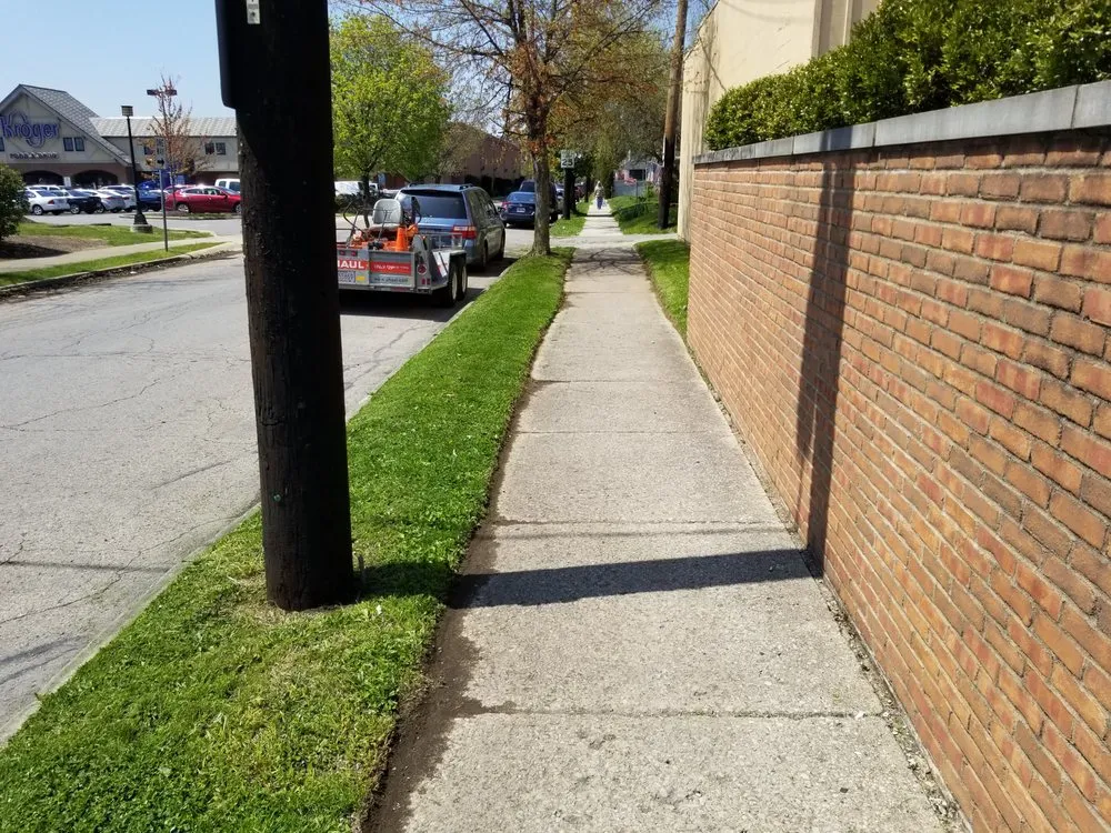 Local yard maintenance for homes across Columbus, OH - Central Ohio Grass Cutters