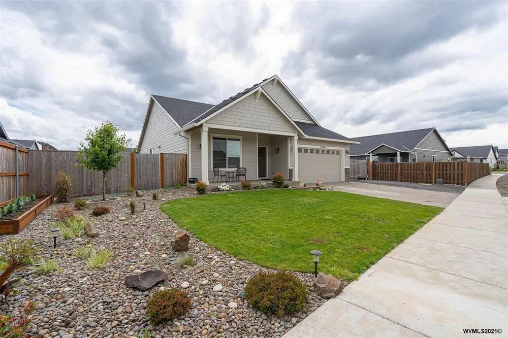 Local lawn mowing service experts serving Prineville, OR - Central Oregon Residential Services