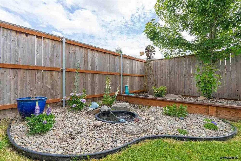 Custom outdoor landscaping experts serving Prineville, OR - Central Oregon Residential Services