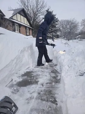 Central Plains Lawn Care Logo