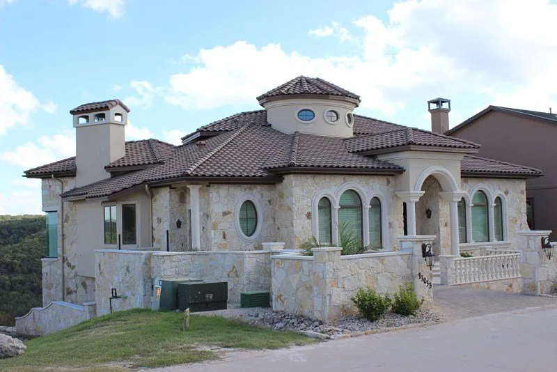 Expert yard cleanup service in Georgetown, TX - Central Texas Natural Stone and Landscaping Supply