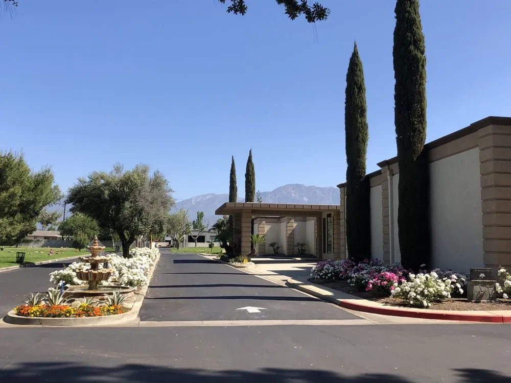 Professional lawn mowing service in Pomona, CA - Centrescapes