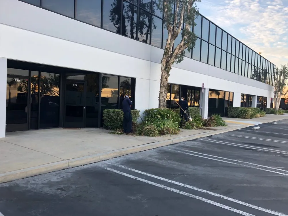 Expert yard maintenance in Pomona, CA - Centrescapes