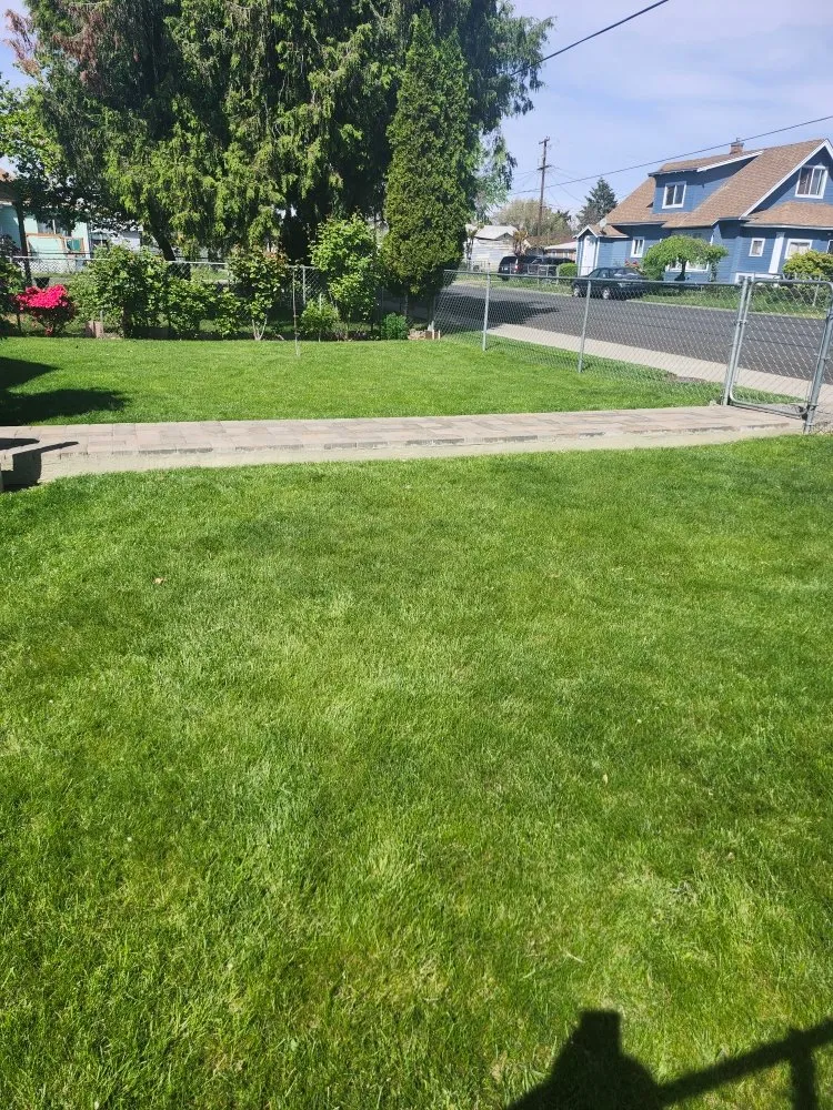 Trusted yard maintenance for homes across Yakima, WA - Cercas Y Yardas Ignacio