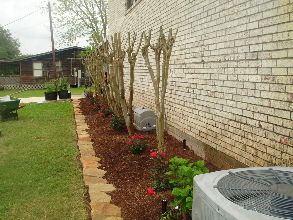 Expert yard maintenance in Shenandoah, TX by CerraForma Land & Tree