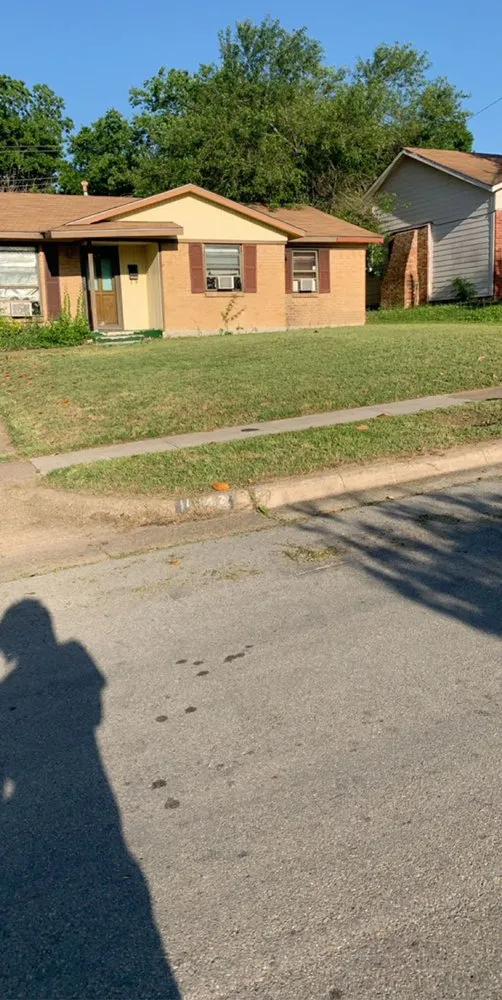 Professional yard cleanup service in Dallas, TX - Certified Bandit Lawn Care