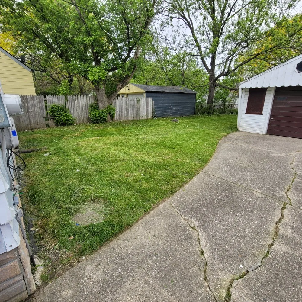 Expert outdoor landscaping in Warren, MI by Certified Cuts