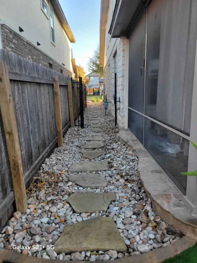 Expert yard cleanup service in Spicewood, TX - Cesar Godinez Services