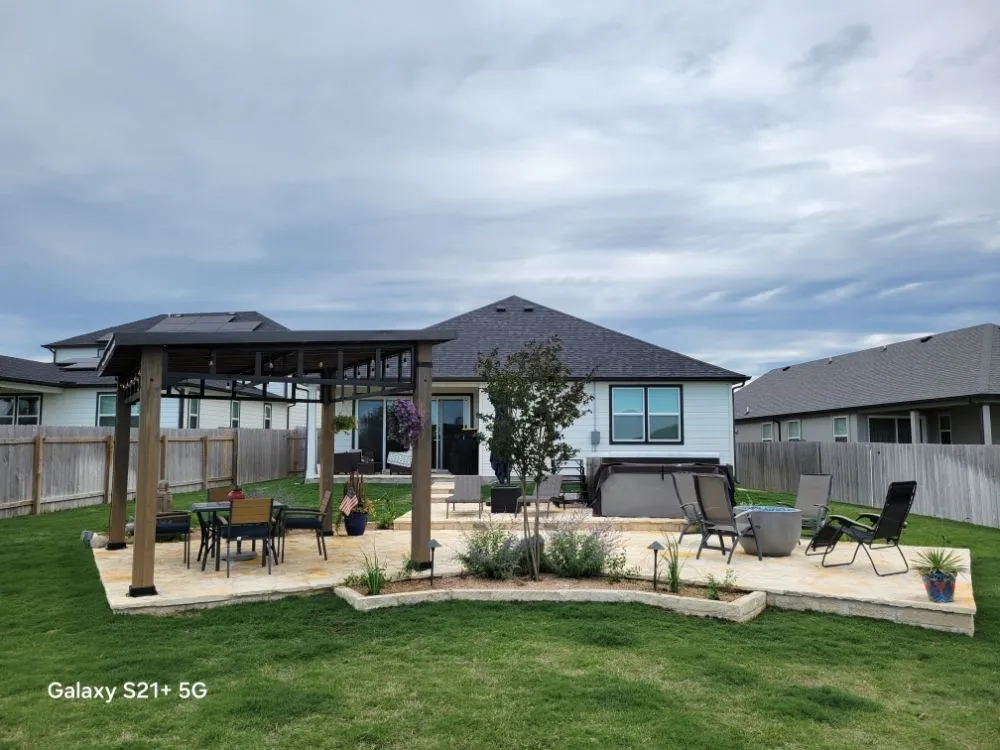 Expert garden landscaping in Spicewood, TX by Cesar Godinez Services