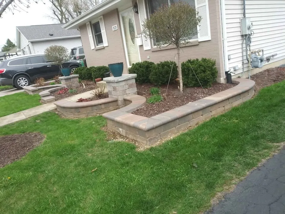 Professional yard cleanup service in Chicago, IL by Cesar Landscaping Services