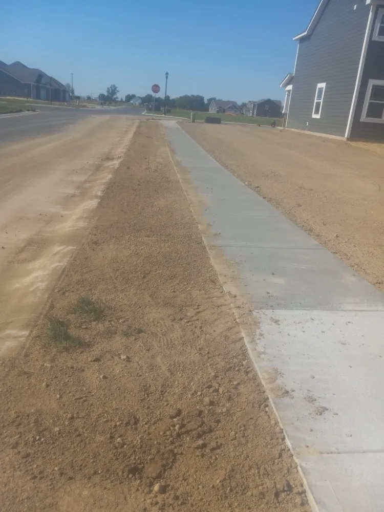 Professional yard maintenance experts serving Carmel, IN - Cesar Lawn & Tree