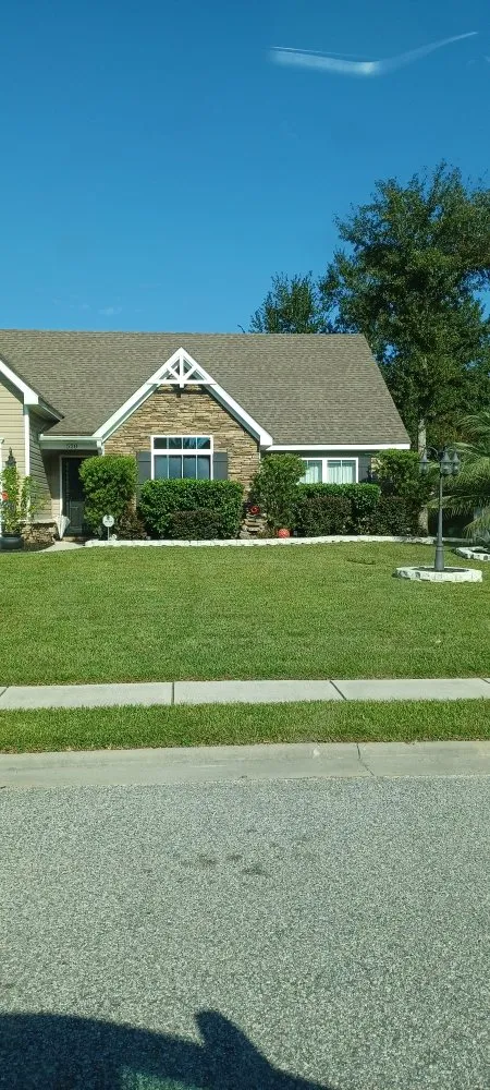 Professional yard maintenance near you in Savannah, GA by Cesar Lawn Care